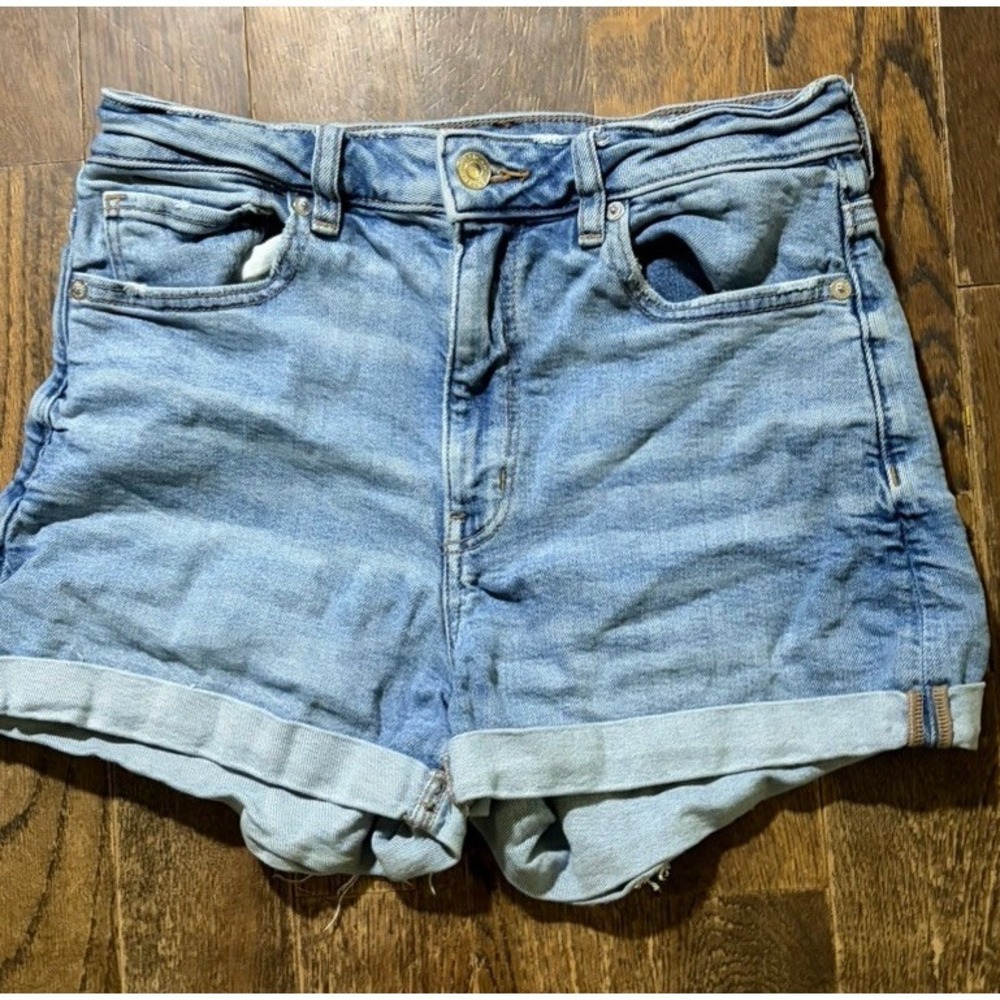 American Eagle Mom Cuffed Shorts High Rise Super Stretch Denim Light Wash Size 6